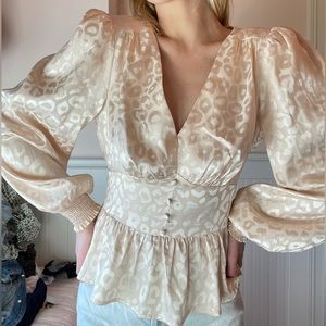 Women’s Jealous Tomato Light Pink Satin Long Sleeve Top Size Small